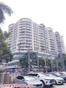 深圳龙华油富商城综合楼二手房，两房92平方带精装修，出售86万